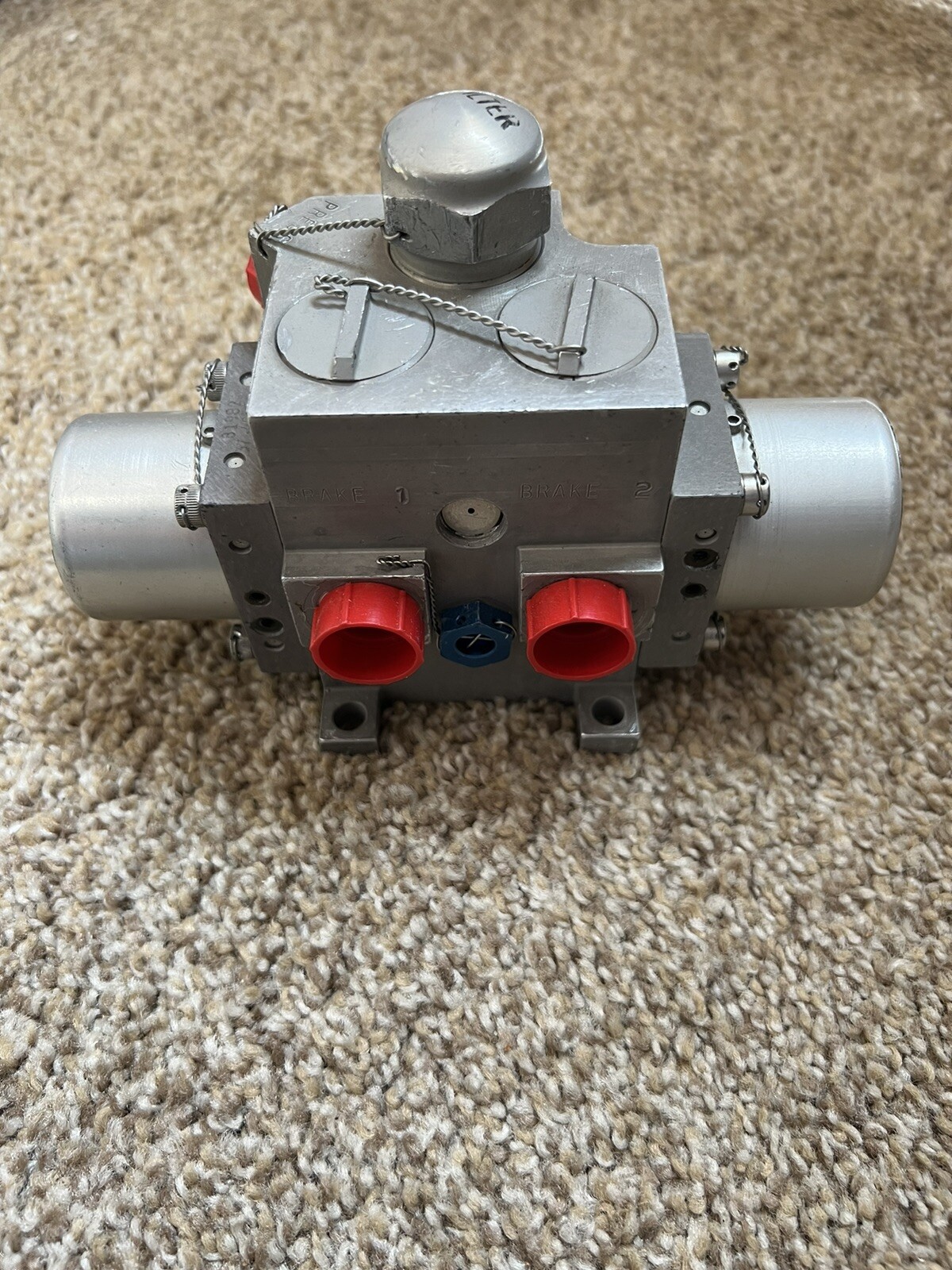 LEARJET ANTISKID VALVE ASSEMBLY (PART NO. 393091) WITH FAA FORM 8130