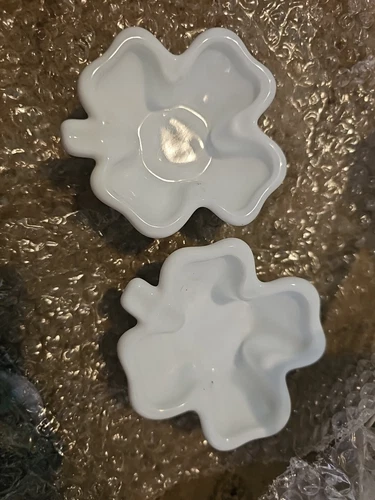 VINTAGE WHITE MILK GLASS 4 LEAF CLOVER TRINKET DISH CANDY DISH