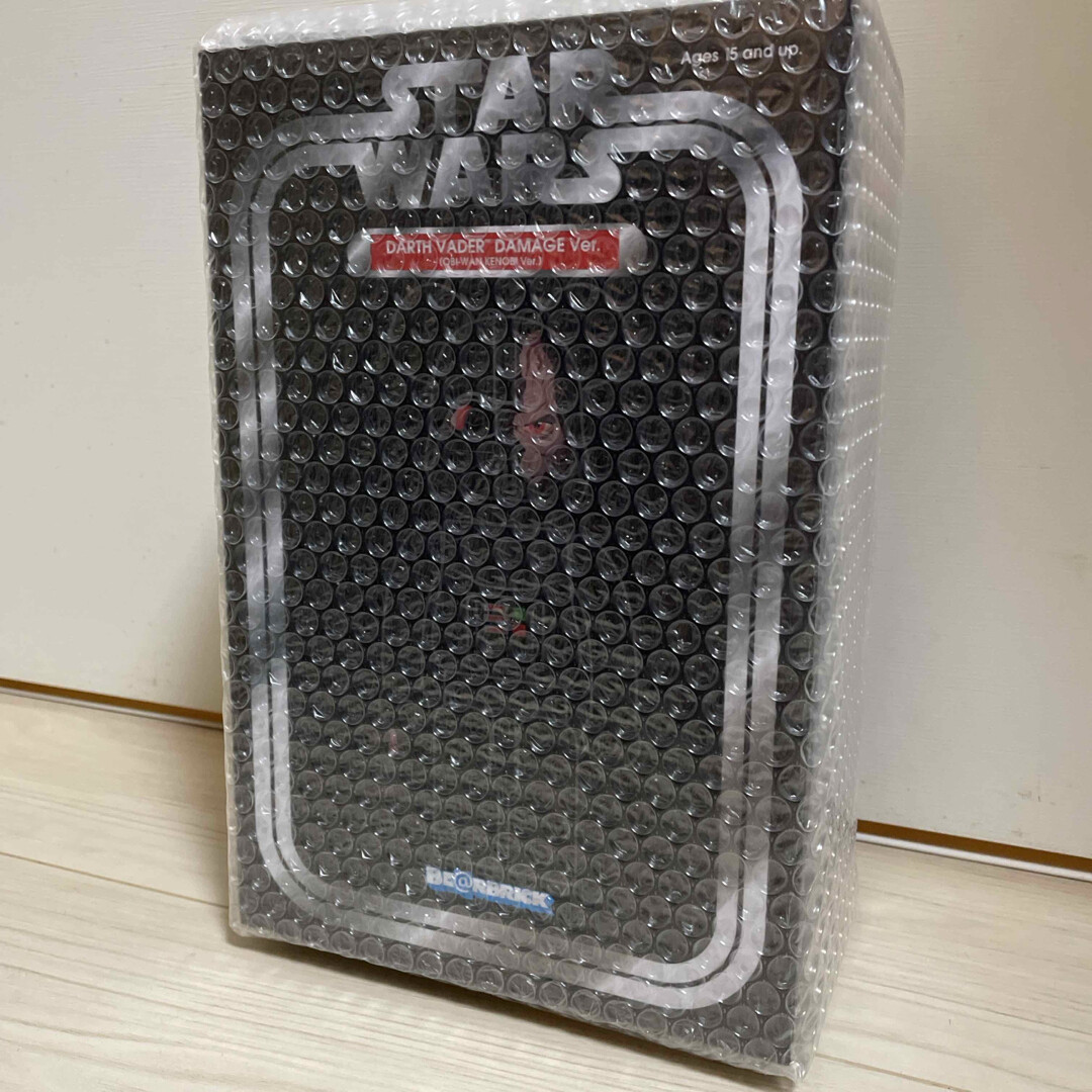 MEDICOM TOY BE?RBRICK DARTH VADER DAMAGE Ver. (OBI-WAN MEDICOM TOY BE?RBRICK DARTH VADER DAMAGE Ver. (OBI-WAN