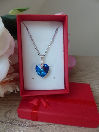 Collier Coeur Vert Imitation Pierre Avec Chaîne Argentée 50 Cm - Bijoux Des Lys