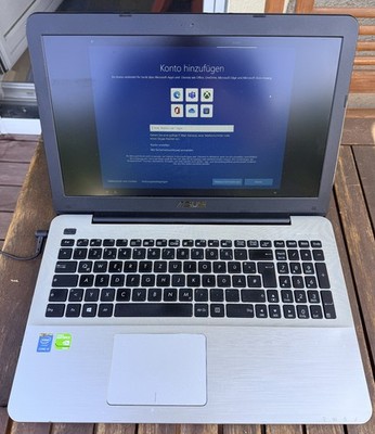 Laptop ASUS 15,6'' Intel Core i5 8MB RAM NVIDIA 2GB Win10