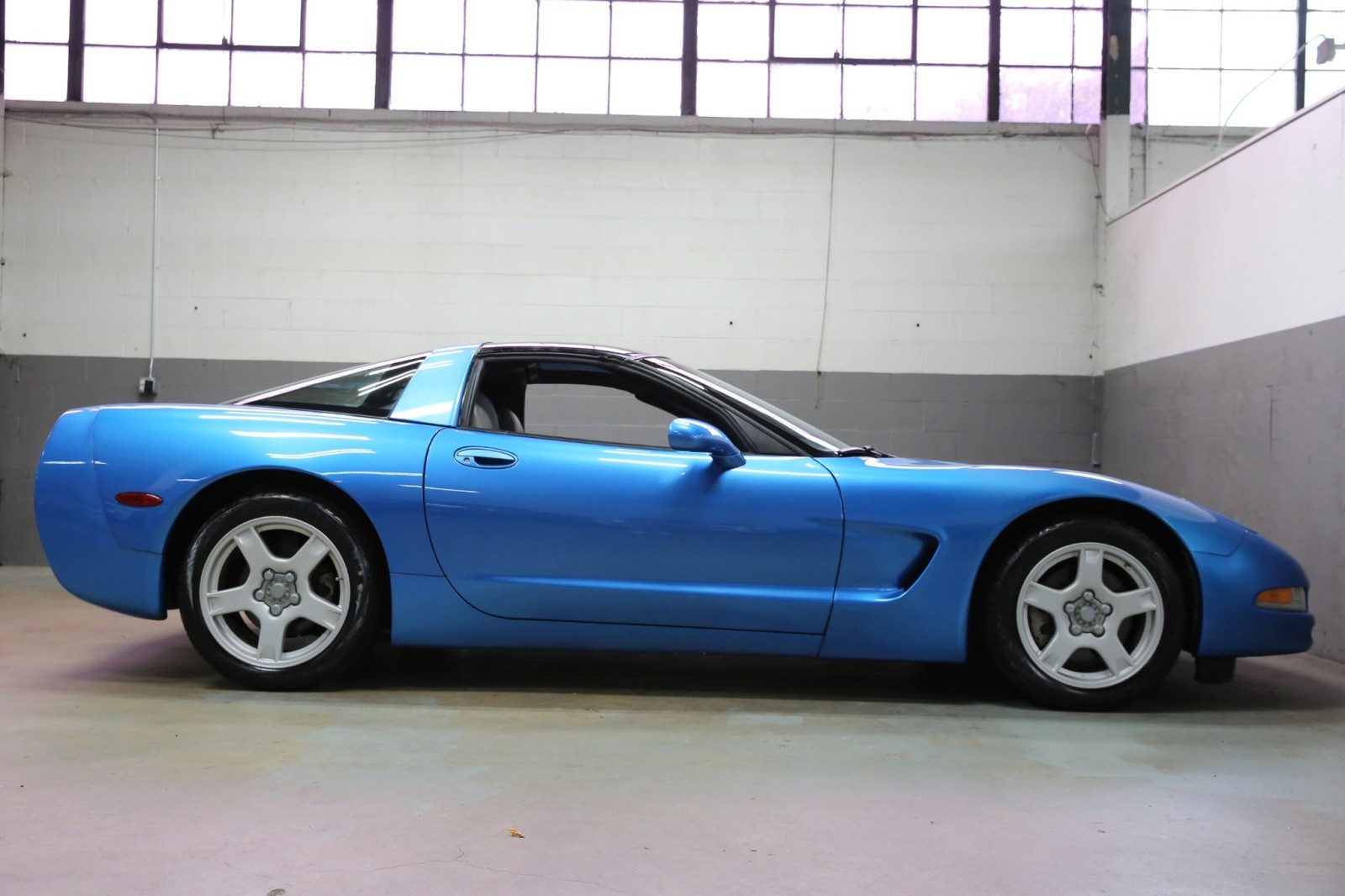 1997 Blue Chevrolet Corvette   | C5 Corvette Photo 4