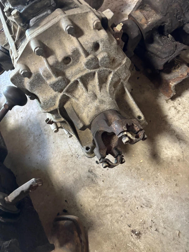 88 91 92 1993 F250 F350 F450 ZF5 1987 5 velocidades 2x2 S42 transmisión manual usada Foto 3 de 4