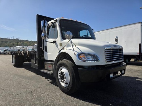 FREIGHTLINER 26FT FLATBED 97K MI CUMINS AUTO 26K GVW CALL 8772595010 HINO ISUZU