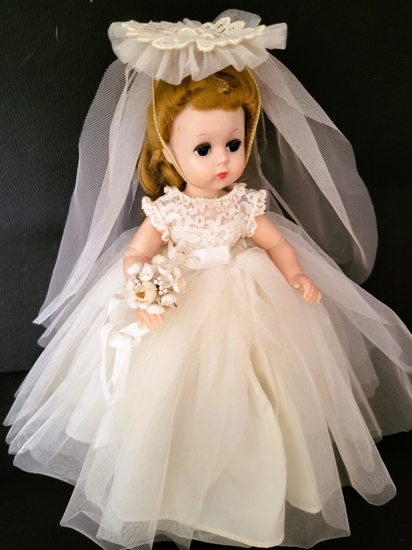 Madame Alexander vintage 1957 #1160 LISSY Bride