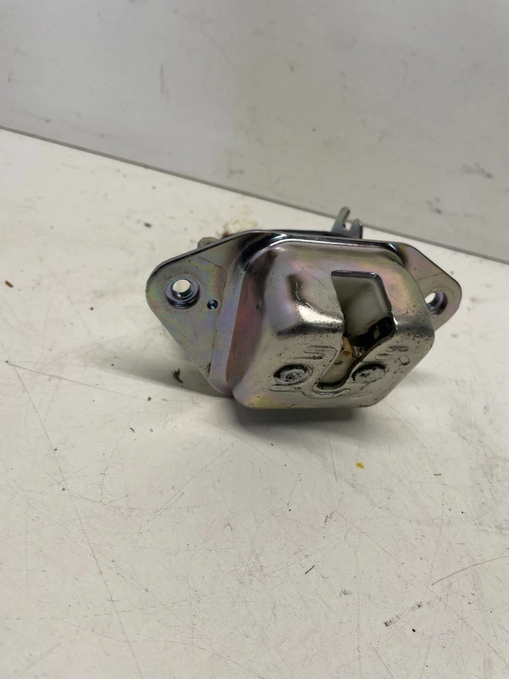 Atuador de trava de porta-malas Honda Fit 2009-2014 fabricante de equipamento original - Imagem 2 de 4