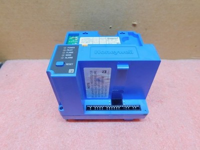 Honeywell RM7890 B 1014 -- Burner Control Module