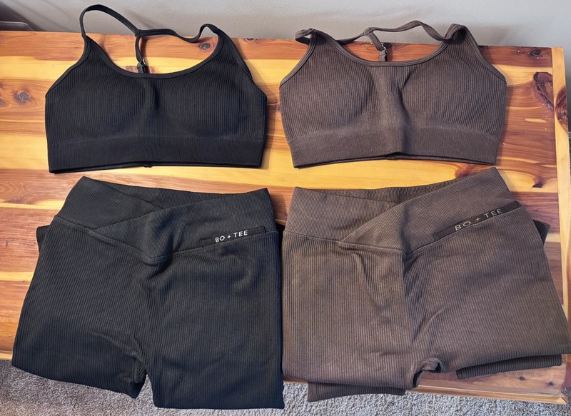 BO+TEE Sports Bras (T-Back) matching Leggings (V-Front) Small Black/Brown Ribbed