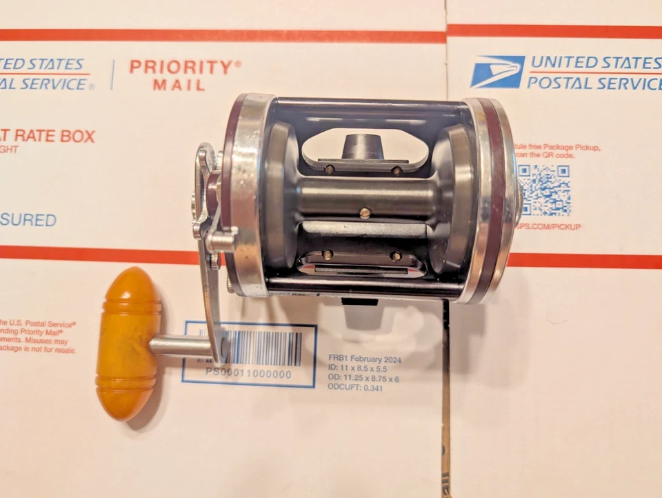 PENN SQUIDDER 140 TIBURON FRAME 24-56 OVERSIZED POWER HANDLE SERVICED NICE L@@K - Image 3 of 4