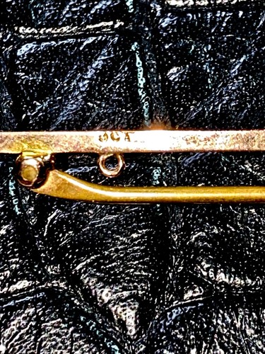 Delicado broche/pin antiguo de barra de PERLA floral de oro de 9 quilates. 6 cm de largo. - Imagen 11 de 12