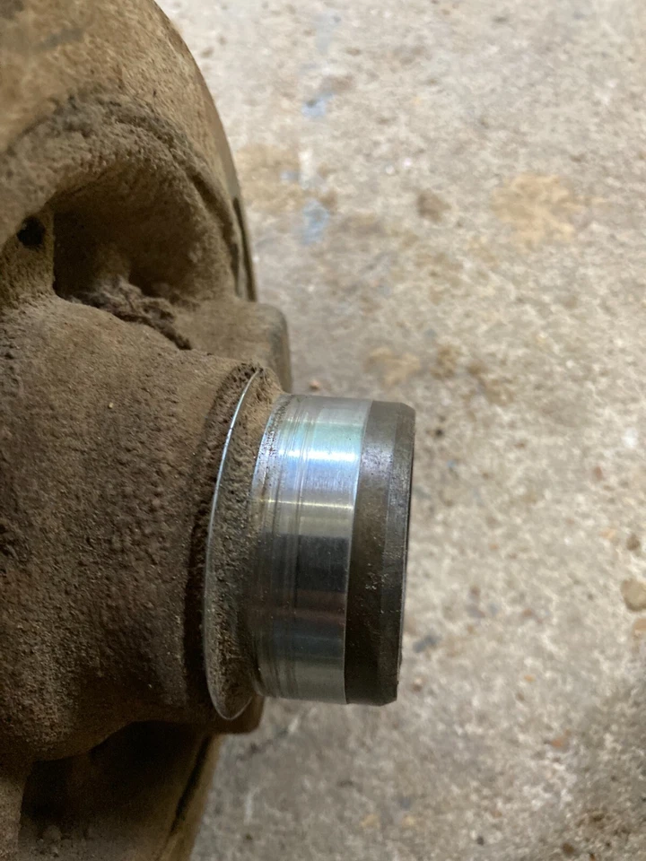 Equilibrador armónico Ford 351m-400 con perno y arandela Foto 4 de 4