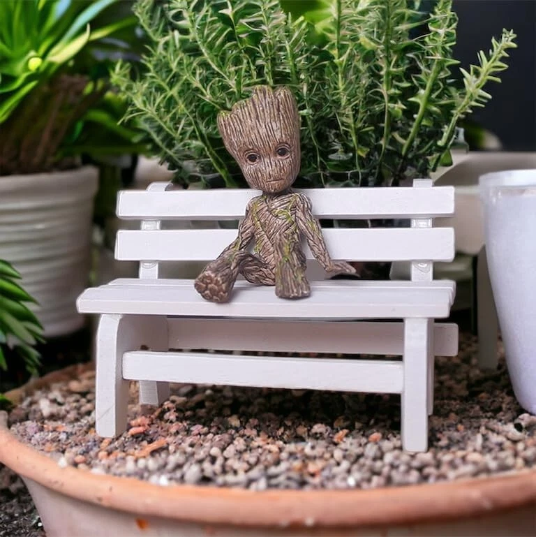 Estatuilla miniatura de hadas jardín sentado Groot PVC estatua Groot in para niños hogar Foto 3 de 4