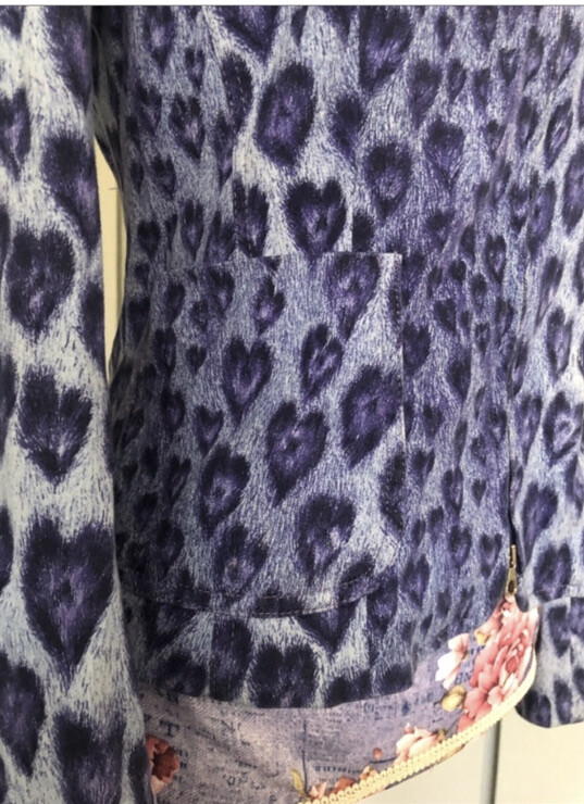 Moschino Jeans Animal Heart Print Zip Up Jacket Size 4. Rare