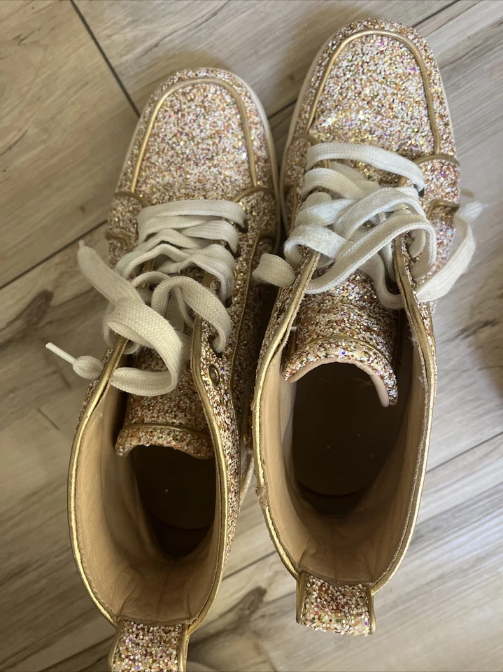 Camisetas altas Christian Louboutin doradas brillantes lentejuelas talla 7,5 EE. UU. / 37,5 UE Foto 3 de 4