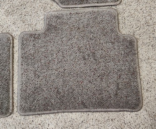 92-95 Honda Civic Sedan/4dr OEM Tan/Beige/Brown Confetti floor mats - Picture 5 of 8
