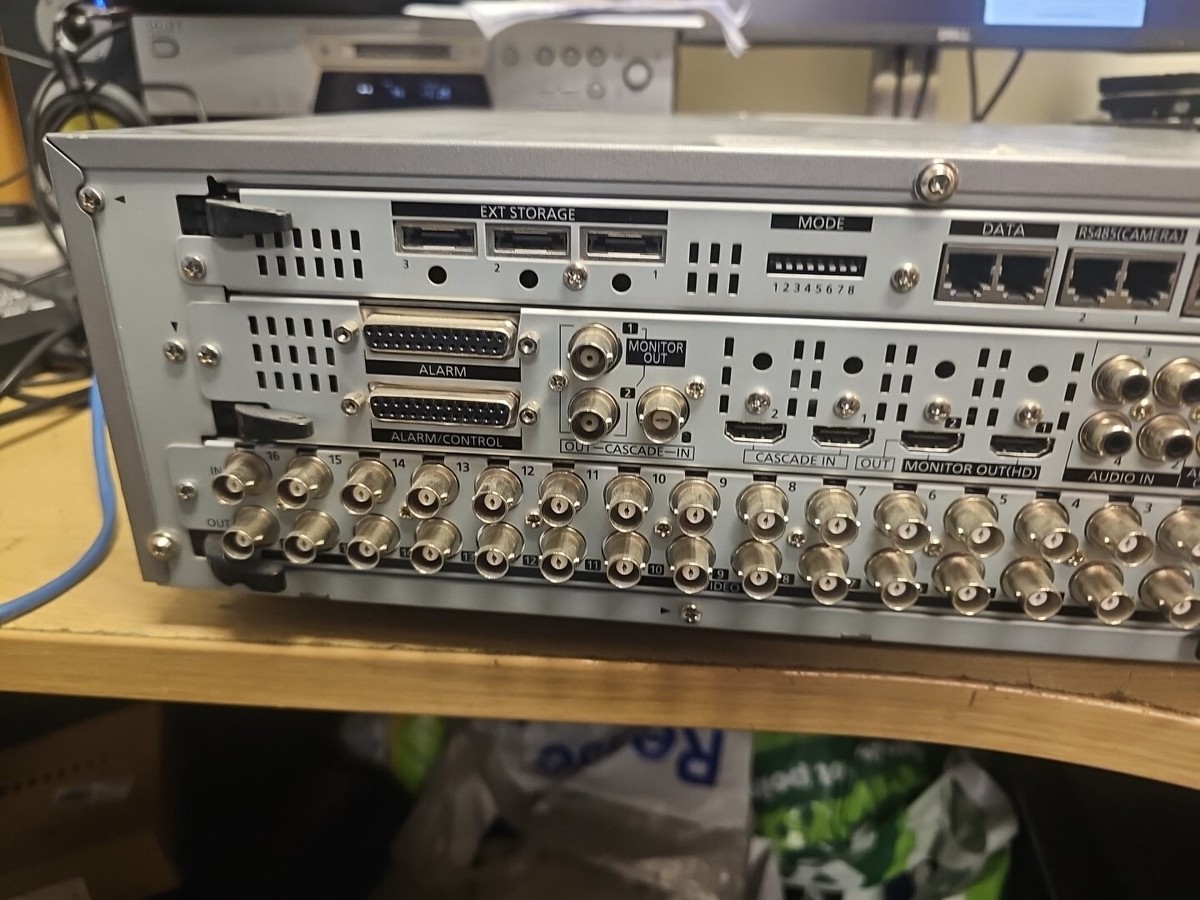 Panasonic デジタルディスクレコーダー WJ-HD616 Panasonic WJ-HD616 16-Channel Digital Disk Recorder - NOT FULLY