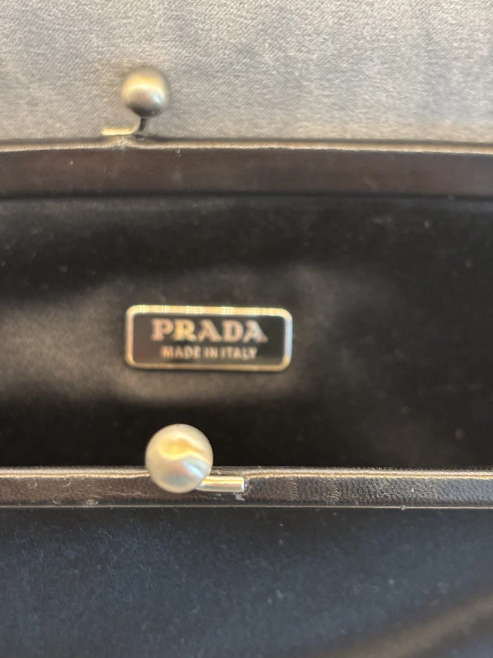 bolsos prada auténticos usados Foto 3 de 4