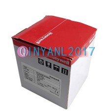 1PCS New Honeywell DC1040CT-303000-E temperature controller