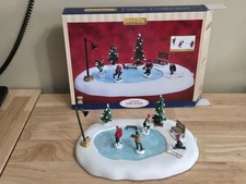Lemax After School Hockey Match-animated Skating Pond, nice condition, Complete