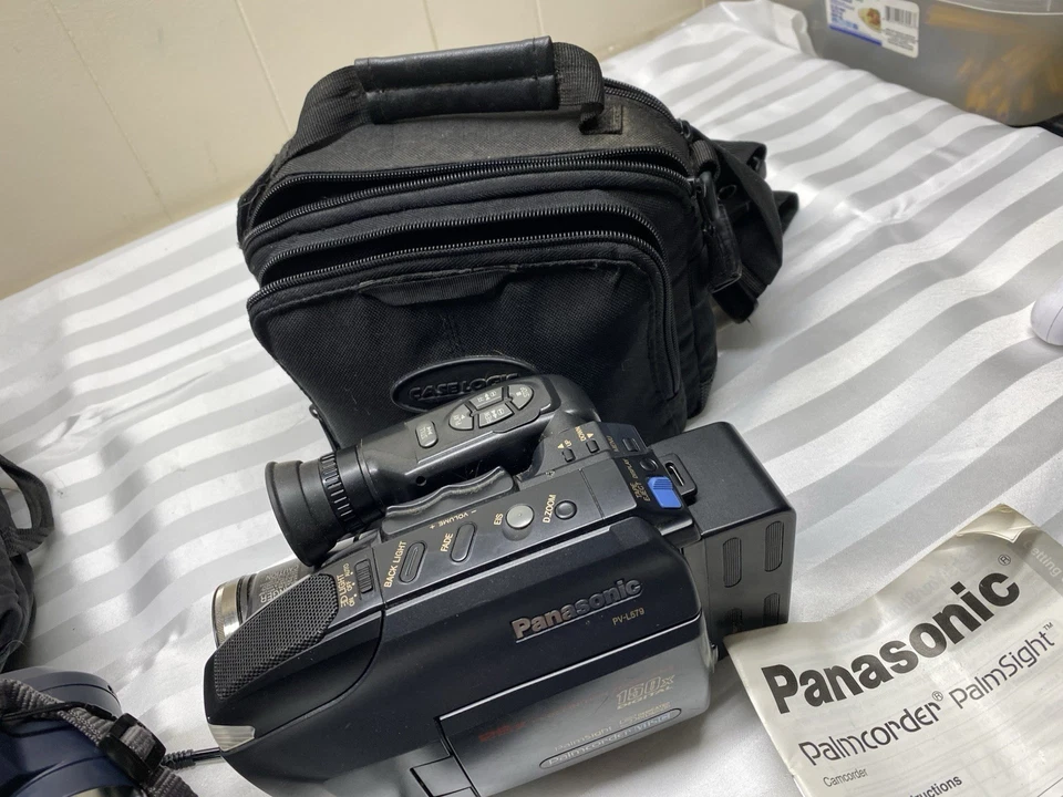 Panasonic Palmcorder Video Camera PV-L579 w Manual Powers On Comes With Sony Cam - Image 4 of 4