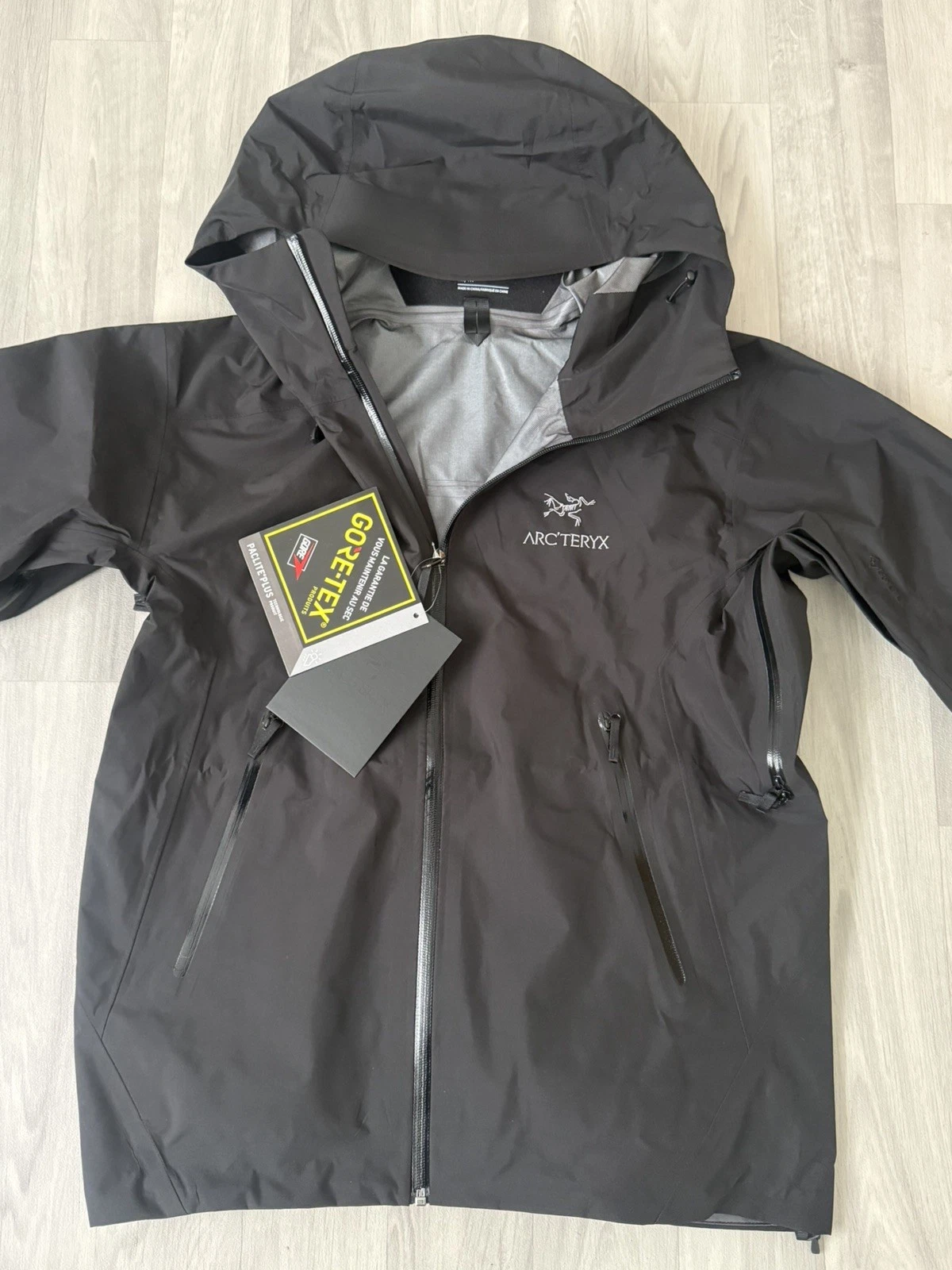 Arc’teryx Beta LT Men's Goretex Jacket Medium NWT