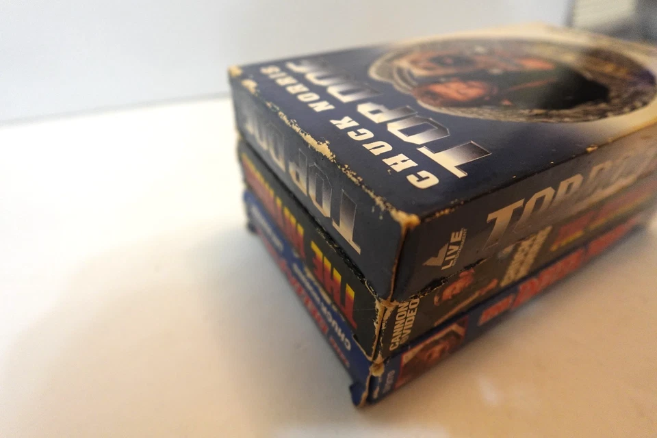 Chuck Norris VHS tapes lot (tested) (Top Dog/The Hitman/The Delta Force) Foto 3 de 4