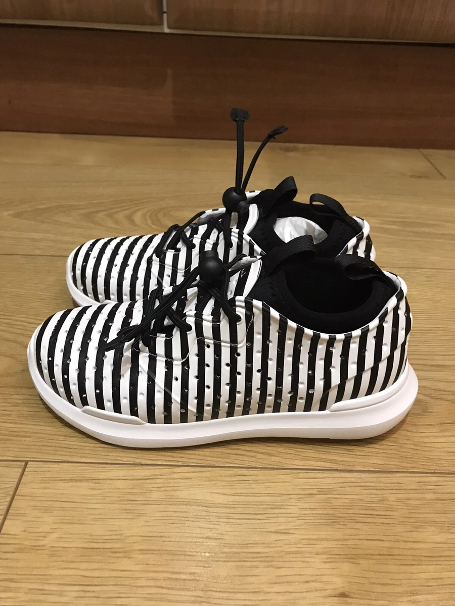 Akid Boys Trainers size 11 eBay