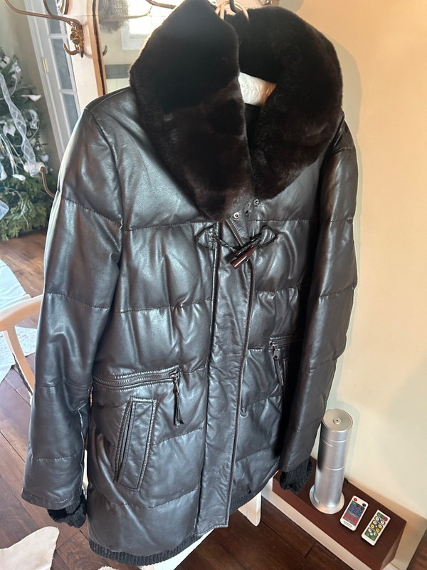 leather coat w removable fur collar