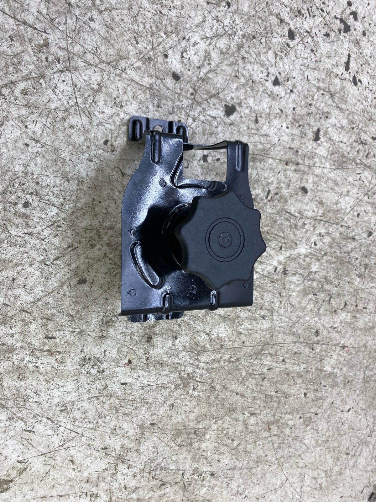 2016-2020 BENTLEY BENTAYGA OEM EMERGENCY SPARE TIRE JACK 36A012615 36A012021D