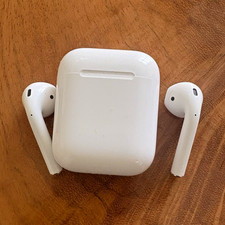 Apple AirPods 1st Generation True Wireless Bluetooth In-Ear, Mic, Case White