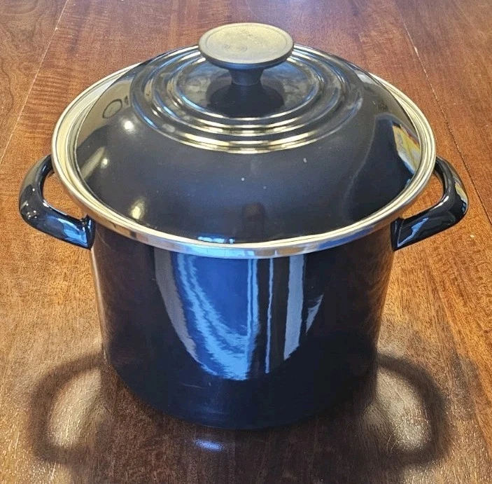 Le Creuset 6-Quart Enamel-on-Steel Stockpot with Lid - Onyx Black
Opens in a new window or tab