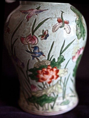 Vintage collectable Porcelain Ginger Jar Hand Painted Signed Carved Stand 17" - Picture 3 of 11