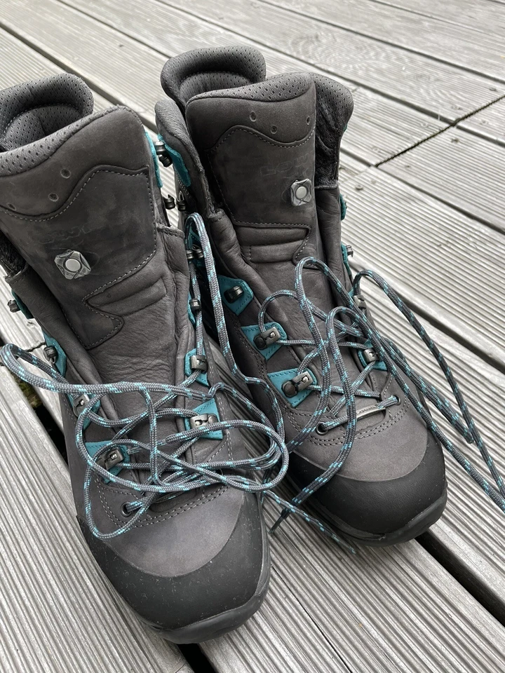 Bergschuhe 42,5  Lowa Neu