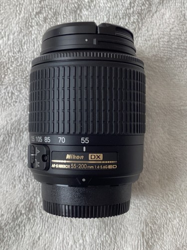 Nikon AF-S DX NIKKOR 1:4-5.6G ED 55-200mm Lens GUC w Caps Box papers
