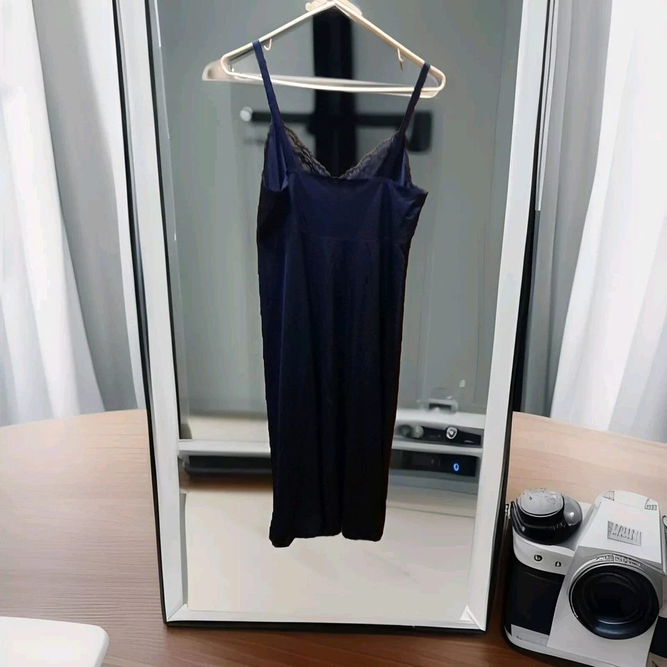 Años 70 SHADOWLINE VINTAGE AZUL RESBALADIZO SUAVE NAILON ENCAJE DESLIZAMIENTO COMPLETO 34 MS Foto 2 de 4