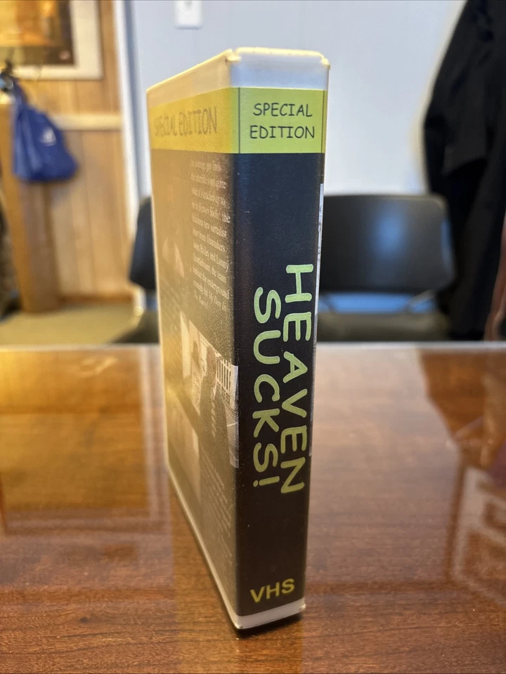 “Heaven Sucks” Special Edition Films on Consignment Bailey Quattlebaum Film 1999 Foto 4 de 4