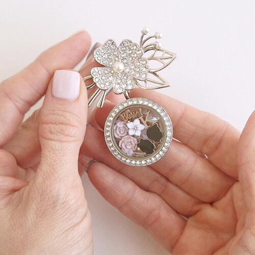 Broche floral medallón de plata origami búho con cristales de Swarovski Foto 3 de 4