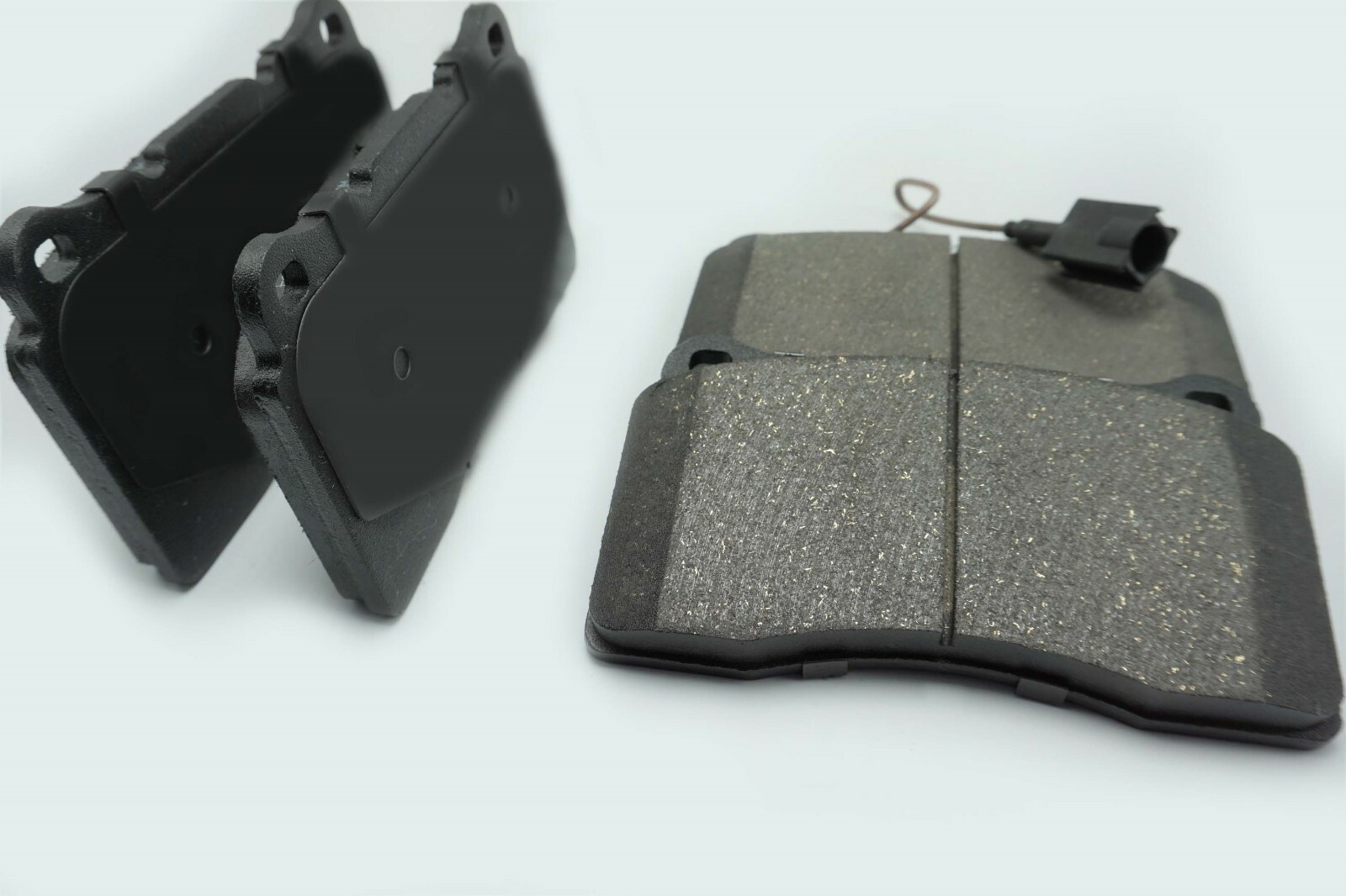 MASERATI GHIBLI BASE: Front Brake Pads With Sensor: 2014-2018: BRAND NEW!