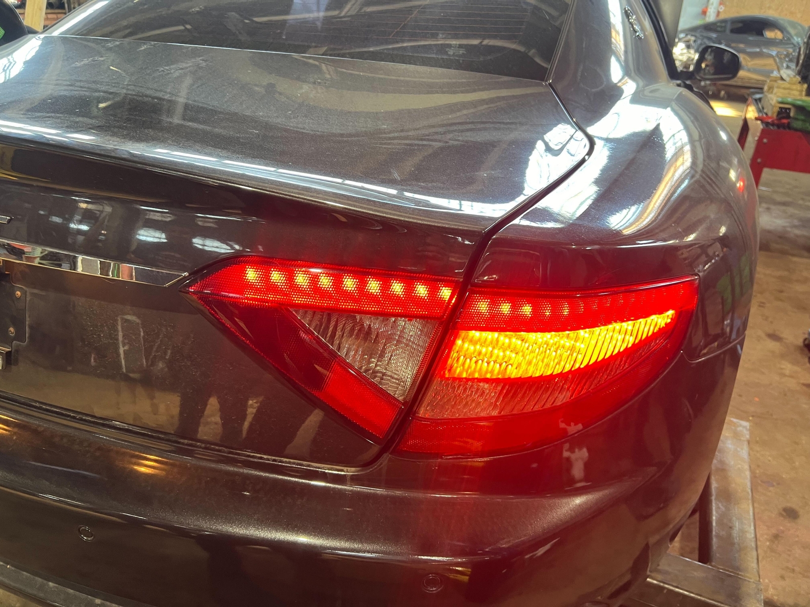 Rear Right Inner Tail Light Assembly 231568 Maserati Granturismo 2008-14+ *Note