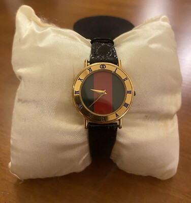 Vintage Gucci 90's Gold Plated Leather Women's Wrist Watch