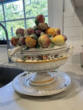 Soup Tureen, highly decorative for Fall/winter season, vintage, excellent 