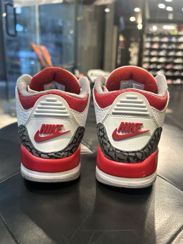 Size 12.5 (PS) - Jordan 3 Retro 2022 Mid Fire Red - Picture 4 of 7
