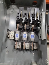 Square D H364N 200amp heavy duty fusible safety switch disconnect with Fuses !