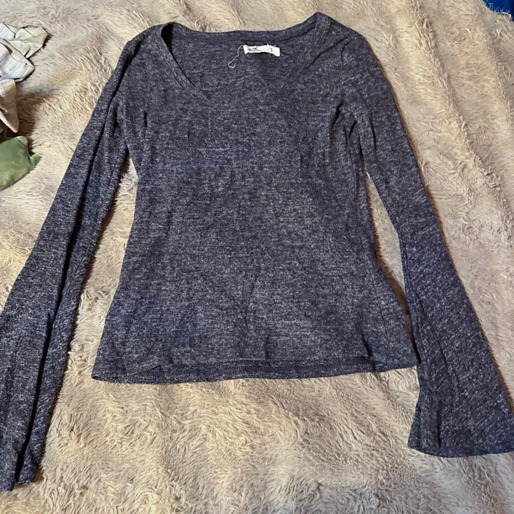 Hollister Women's Solid Gray Knit Long Sleeve Scoop Neck Pullover Top S