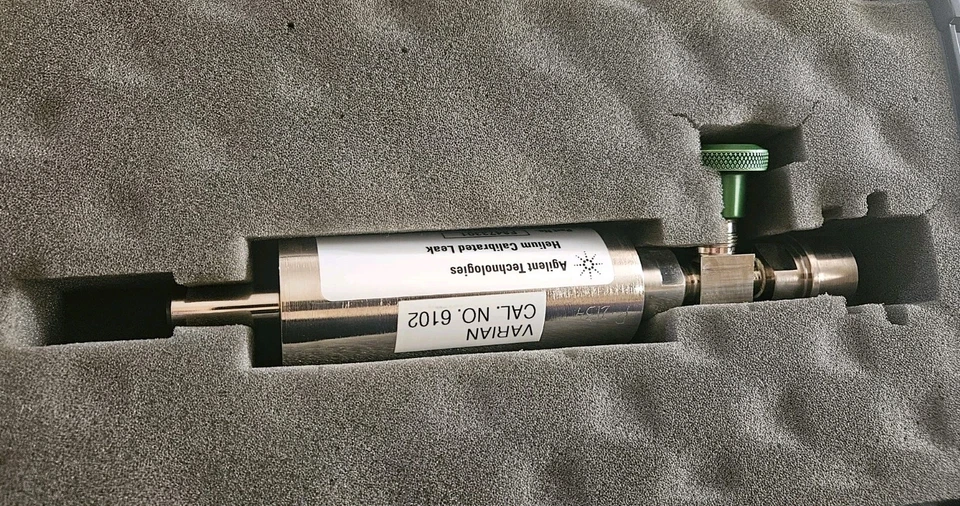 Agilent Technologies F8473301 Helio Calibrado Fuga Velocidad 1.4E-07 con Estuche de Transporte Foto 3 de 3