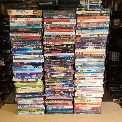 Vente en gros lot de 100 DVD de films d'occasion vintage assortiment lot en vrac livraison gratuite ! - Photo 1 sur 1