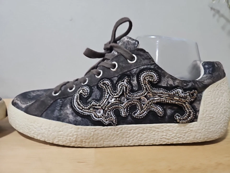 Zapatillas de entrenamiento planas NYMPHEA gris satinado con lentejuelas ASH Foto 3 de 4