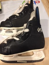 Youth Sz. 11 CCM Champion 90 Hockey Ice Skates .