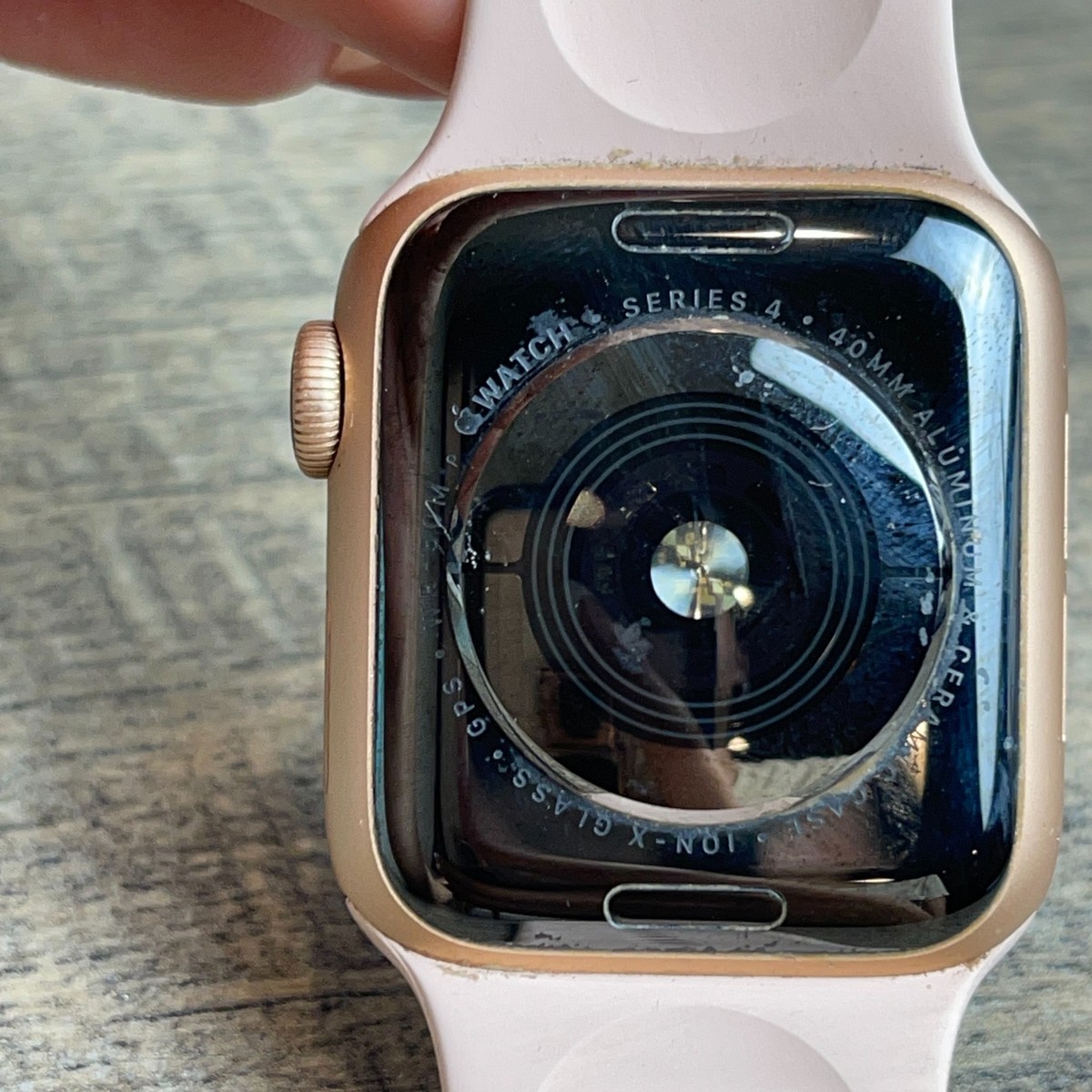 Apple Watch Series 4 GPS Smartwatch Beige Strap 40mm Touchscreen