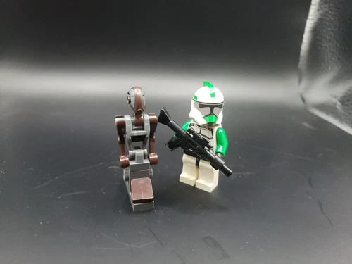 Genuine lego green clone trooper with CAC helmet and specialty  droid